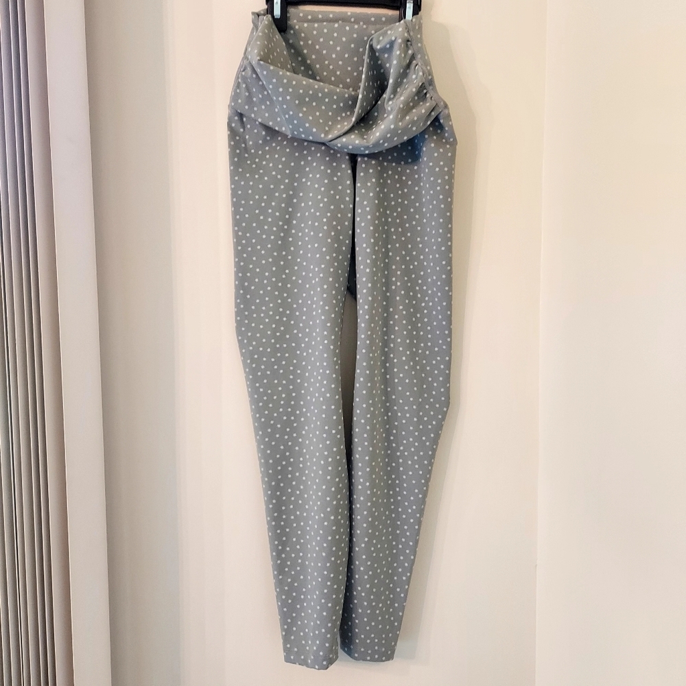 Nike workout, fitness, gym, legging, small-petite, gray- khaki color